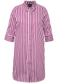 Camicia a maniche corte con righe verticali rosa e bianche, colletto classico e orlo dritto, realizzata in tessuto leggero.