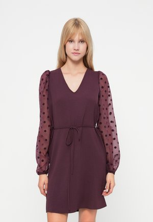 VMALVA DETAIL V NECK SHORT DRESS - Kasdienė suknelė - winetasting