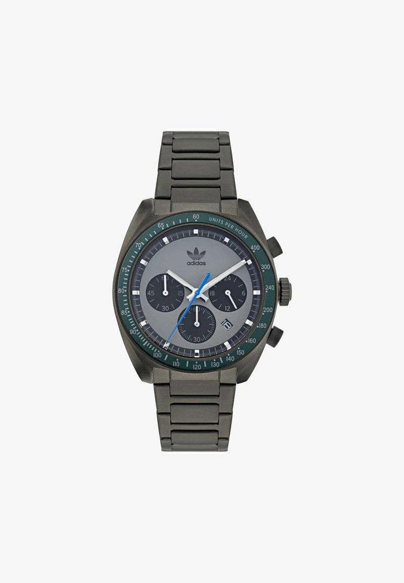 Sportuhr mit einem dunklen Metallarmband, grauem Zifferblatt, grünem Lünette und drei Hilfszifferblättern. Verfügt über einen blauen Sekundenzeiger und weiße Stundenmarkierungen.