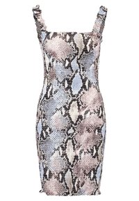 Šaty s hadím vzorem v jemných růžových, modrých a béžových tónech, mají volánkové ramínka a přiléhavý střih.