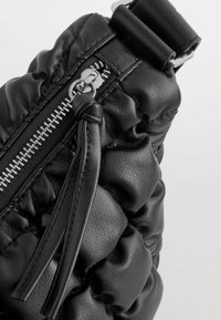 Next SLING - REGULAR FIT - Skuldertasker - black