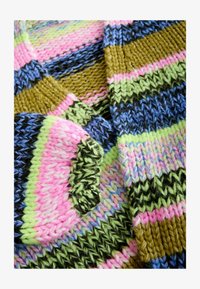 Ei valittu, multi blue green stripe