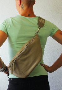 DrachenLeder Sac banane - taupe beige