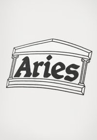 Tissu blanc présentant un dessin en noir, délimité par un contour, d'un élément architectural classique avec le mot "Bélier" en lettres grasses.