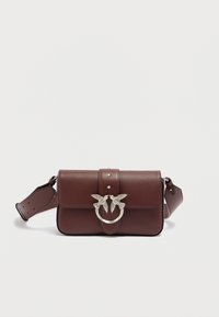 Neizbrano, burgundy wine/old silver-coloured