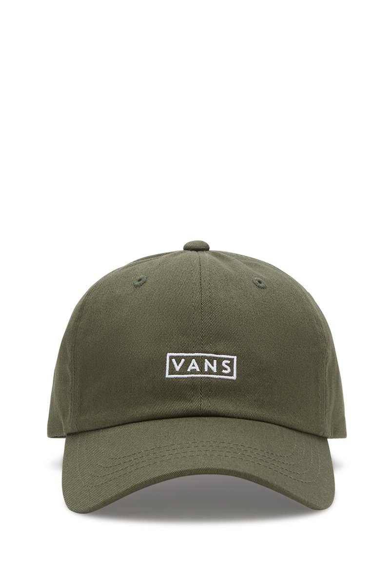 Gorra de algodón verde olivo con visera curvada y correa ajustable, que presenta un logotipo blanco de Vans bordado en la parte frontal. Diseño simple y clásico.