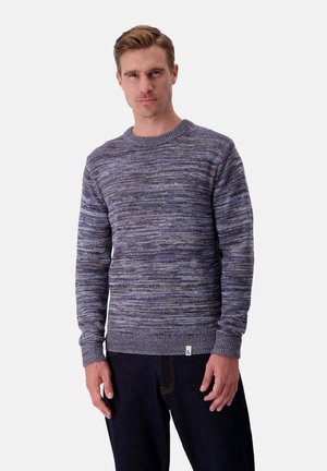 Rundhals-Pullover aus strukturiertem Strickstoff in Blau- und Grautönen. Verfügt über gerippte Bündchen und Saum sowie ein kleines Logo-Tag an der Unterseite.