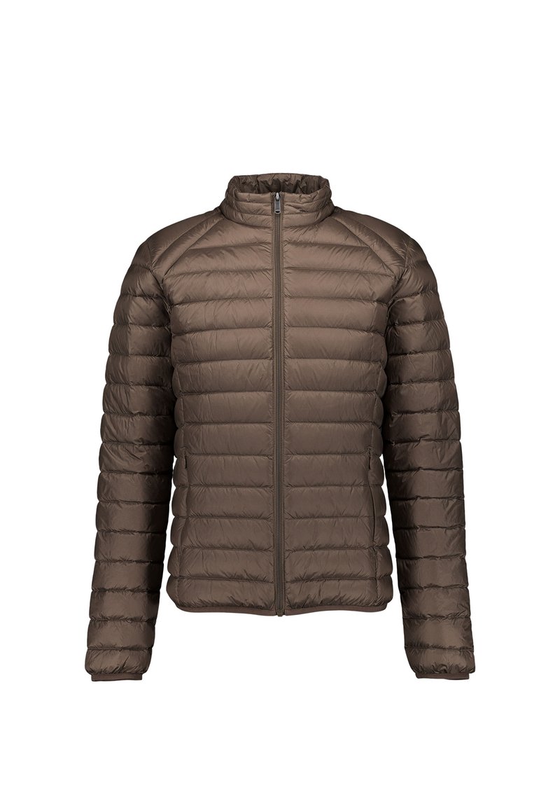 Chaqueta acolchada ligera marrón con cremallera completa en el frente y cuello alto, mangas largas y costuras horizontales.