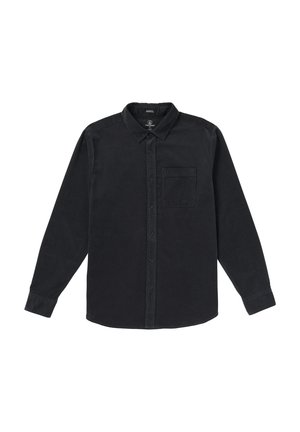 Camisa negra de manga larga hecha de tela suave, con cuello abotonado, bolsillo frontal y cierres de botón en la parte delantera.