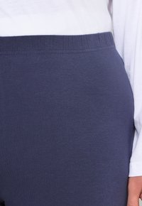 Ulla Popken RUNDUM-GUMMIBUND - Legíny - kalhoty  - dark violet