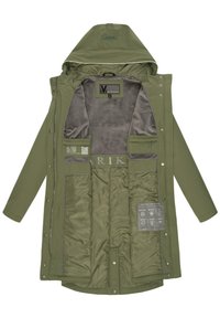 Olijfgroene parka met een ritssluiting en drukknoopsluiting aan de voorkant, capuchon en meerdere binnenzakken; gladde voering; met zorglabels en logo's.