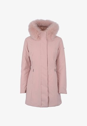 Roze winterjas met nepbontkap, ritssluiting aan de voorkant, zijzakken, lange mouwen en een gladde, textuurrijke afwerking. Heeft een strakke, rechte snit.