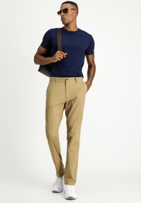 Unausgewählt, dark beige