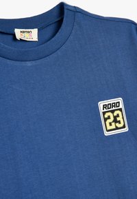 Koton OVERSIZE - Printtipaita - blue