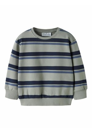 Sweat-shirt gris col rond avec des rayures horizontales bleu marine et bleu, poignets et ourlet côtelés.