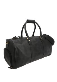 Musta nahkainen duffel-laukku, jossa on kaksi kahvaa, säädettävä olkahihna ja kullanväriset yksityiskohdat. Mukana teksturoitu pinta ja vetoketjullinen tasku.