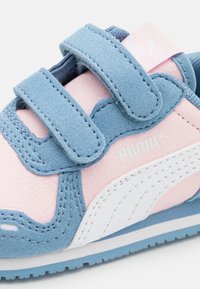 Puma CABANA RACER 20 UNISEX - Sportcipő - whisp of pink/white/zen blue