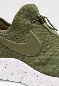 Nike Sportswear Sneakers - olive