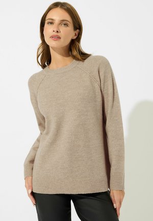 - Sweter