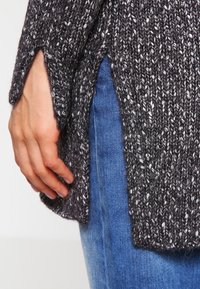 GAP Sweter