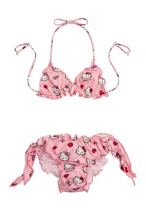 Bikini rosa con stampa Hello Kitty, bordi arricciati, top annodato al collo e slip con laccetti laterali, decorato con cuori e fiocchi.
