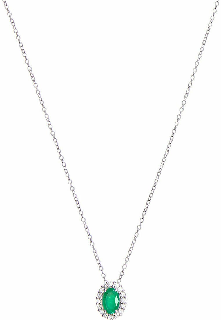 Silberne Halskette mit einem ovalen grünen Edelstein, umgeben von einem kreisförmigen diamantähnlichen Akzent, an einer zarten Kette.