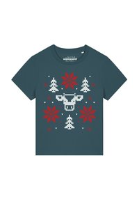 Aquagroen T-shirt met korte mouwen, versierd met een feestelijk wit en rood gebreid patroon, met bomen, sterren en een centraal koeienontwerp.