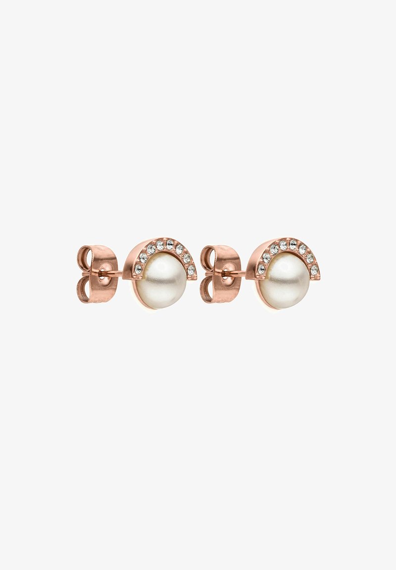 Ohrringe aus Roségold, die eine zentrale Perle zeigen, umgeben von einem kreisförmigen Band aus kleinen klaren Kristallen, mit einer glatten, polierten Oberfläche.