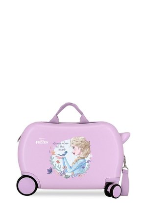 Maleta infantil morada con ruedas y asa, con el personaje Elsa de Frozen y el texto "siempre cerca del corazón."