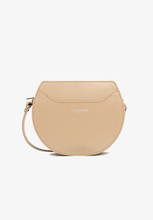 Borsa a tracolla in pelle beige con forma rotonda, texture liscia e logo "Lancaster Paris" in rilievo sul frontale.