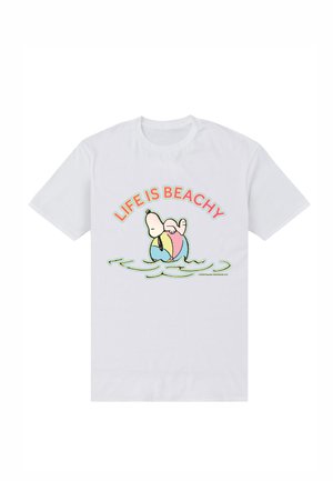 Wit T-shirt met Snoopy die op een kleurrijke strandbal ligt boven watergolven en de tekst "LIFE IS BEACHY" erboven.