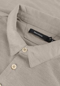 Unselected, taupe