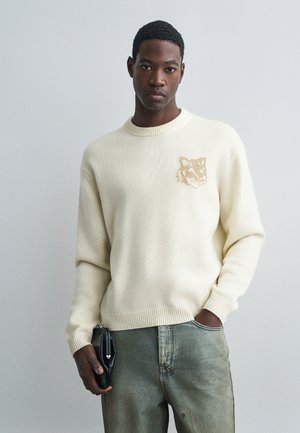 Maison Kitsuné FOX HEAD JUMPER - Striktrøje - ecru/tan