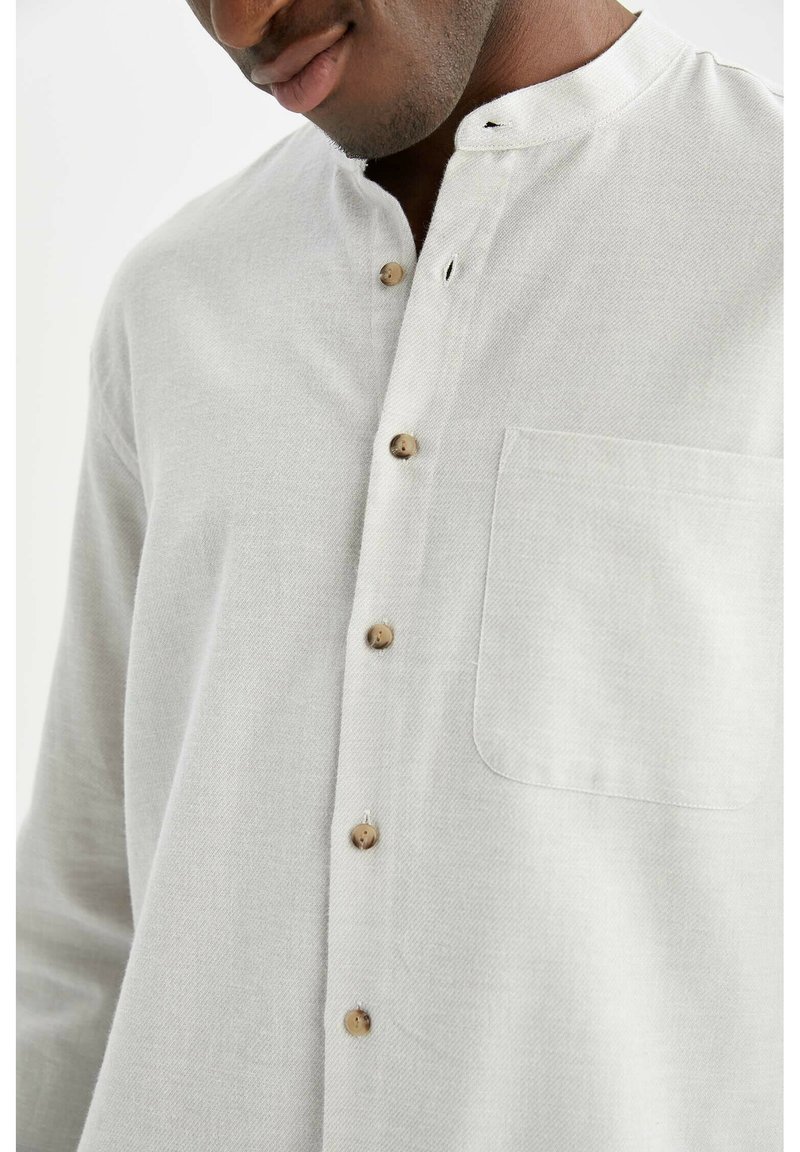 Herren Freizeithemden | DeFacto NEW REGULAR FIT Hemd grey/hellgrau - SQ23234 Herren Freizeithemden | DeFacto NEW REGULAR FIT Hemd grey/hellgrau - SQ23234