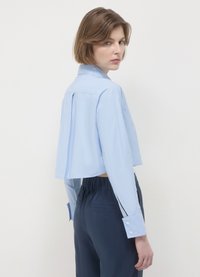 Calliope CROP TINTA UNITA - Camicia - celeste chiaro