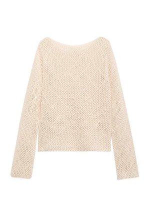 Pulover tricotat de culoare bej deschis, cu mâneci lungi, decolteu tip barcă și un model texturat în formă de diamant pe toată suprafața. Design respirabil cu țesătură deschisă.