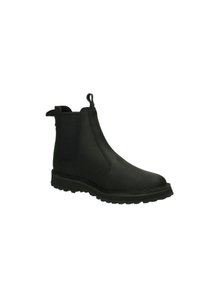 Stivaletto Chelsea in pelle nera con pannelli laterali elastici e un pull tab. Presenta una suola in gomma robusta e dettagli di cucitura lungo i bordi.