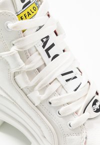 Thumbnail Image 10