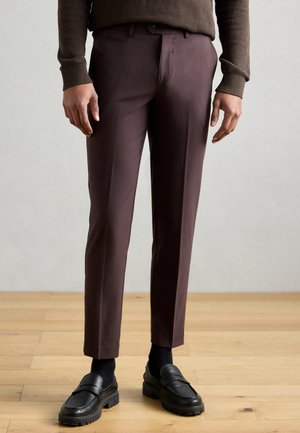 CLUB PANTS - Nohavice chinos - dark brown