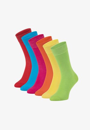 Sechs Paar Kniestrümpfe in Rot, Blau, Pink, Orange, Gelb und Grün. Hergestellt aus Stoff mit geripptem Muster und verstärkten Bündchen.