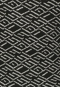 Guess Sweter