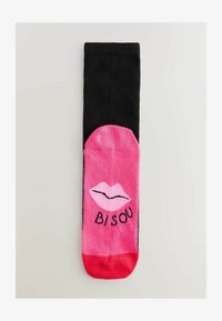 Unselected, bisou slogan