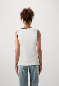 Vero Moda Tall VMVIOLA TANK - Top - star white