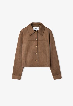 Giacca cropped in finta pelle marrone con un motivo testurizzato, chiusura con bottoni, ampio colletto e maniche lunghe con dettagli ai polsini.