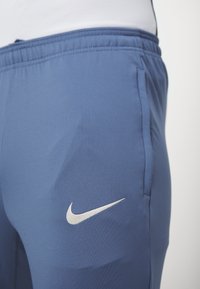 Nike Performance INTER NIKE DF STRIKE PANTS - Pantalon de survêtement - diffused blue/lyon blue/sanddrift