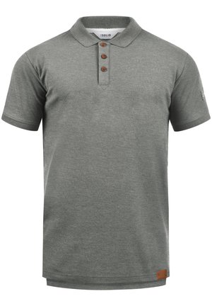 Sötét szürke férfi pólóing, puha anyagból készült. Klasszikus gallérral, három gombos megoldással és egy kis márkajelzéssel a szegélyen rendelkezik.
