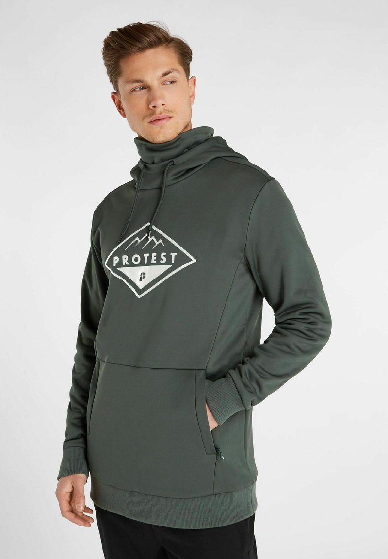 Felpa verde scura con colletto alto, grande tasca frontale e logo di montagna bianco. Texture liscia e design aderente.