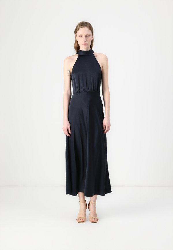 Occasion wear - salute