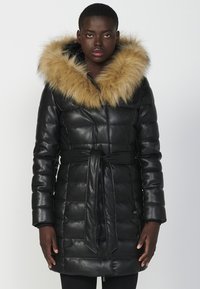 Ziemas mētelis - black