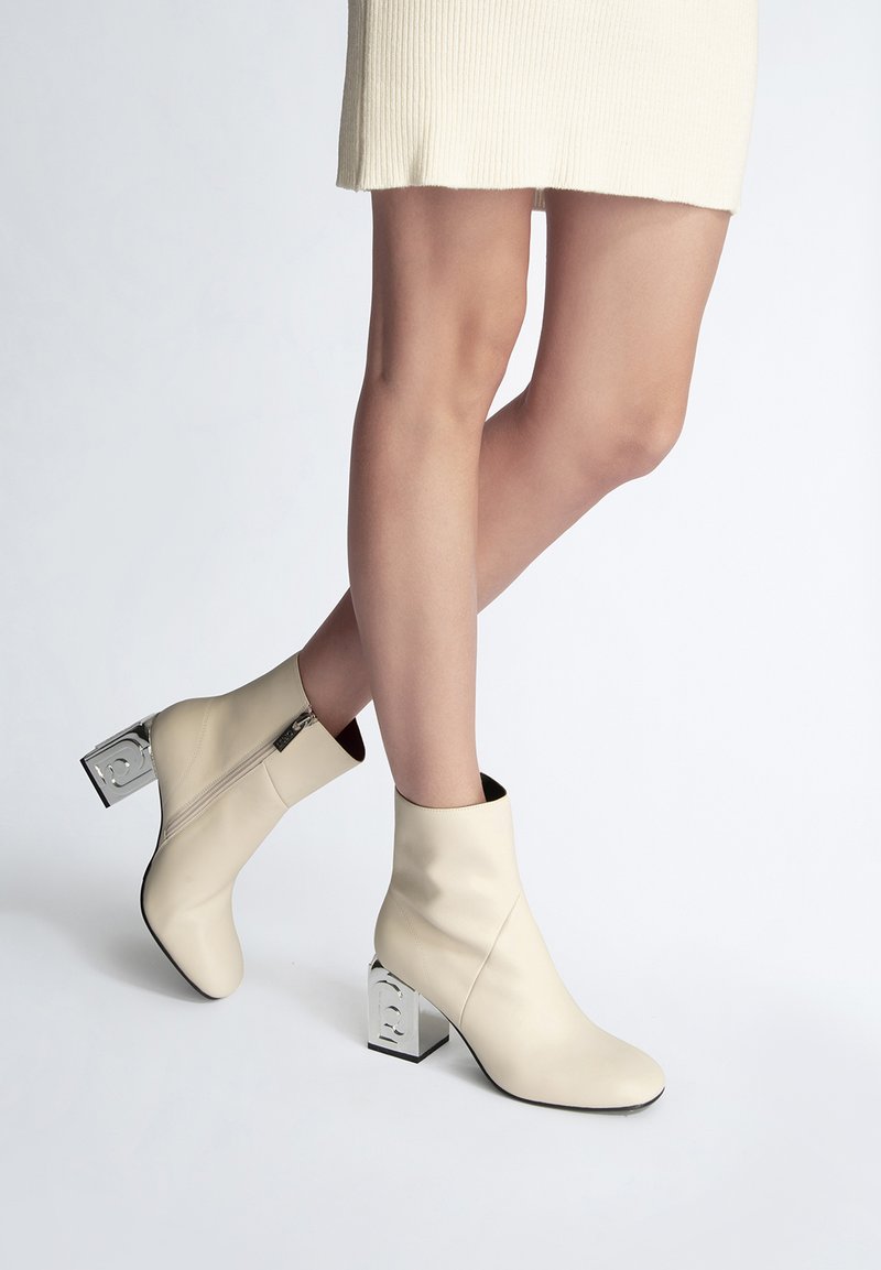 Liu Jo Sneaker Donna In Misto Pelle - Colore Ivory, Modello BA5013PX602, Taglia 41